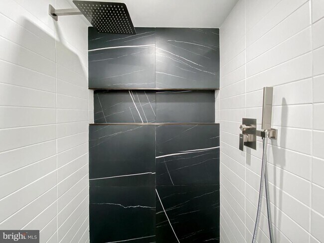 Building Photo - 2027 N 5th St