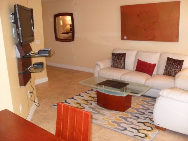 Building Photo - Meridian Top-Floor 1 Bed 1 Bath with Great City/Strip Views - Resort Style Living.