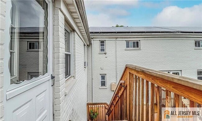 Building Photo - 28A Garfield Park