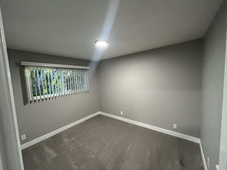 Building Photo - 941 Lewelling Blvd