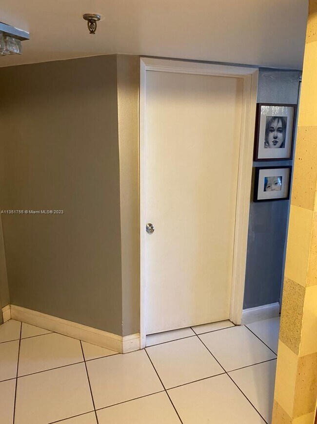 Building Photo - 5880 Collins Ave