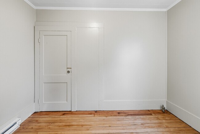 Building Photo - 48 Hubbard St