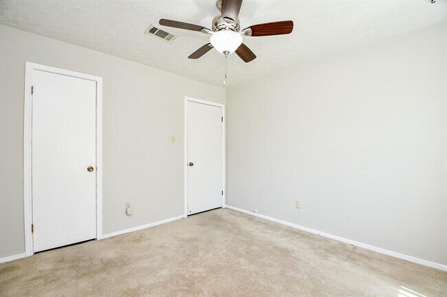 Building Photo - 9014 Mellow Brook Dr