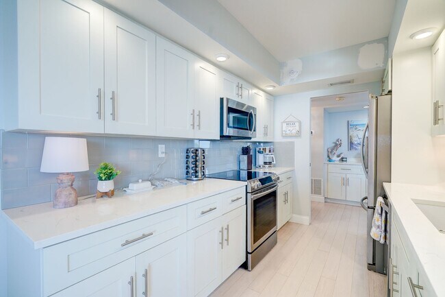 Building Photo - 5480 N Ocean Dr