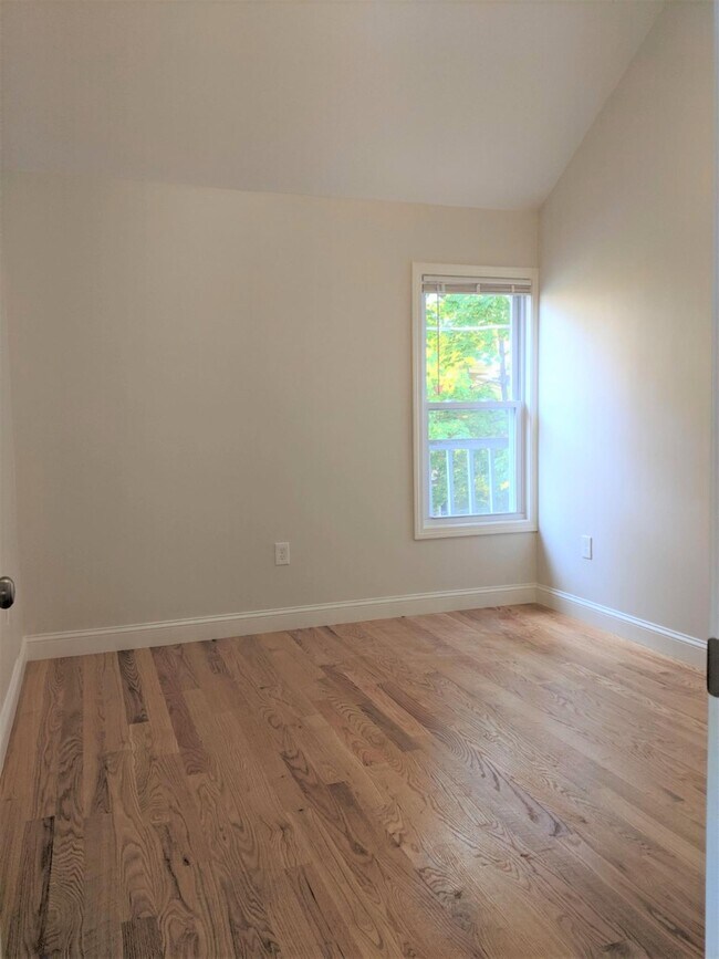 Building Photo - 44 Cogswell Ave