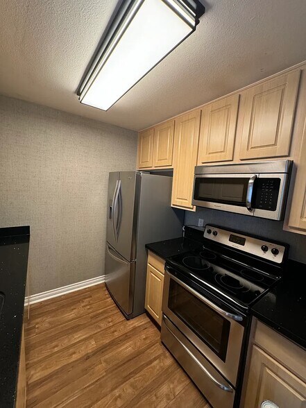 Building Photo - 3928 Arizona St