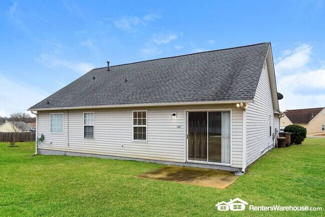 Building Photo - Nice 3 bedroom 2 bath