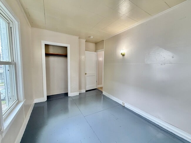 Building Photo - Spacious 2 Bedroom Home FOR RENT in Millvi...