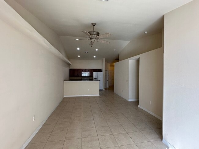 Building Photo - 1046 SE 11th Terrace