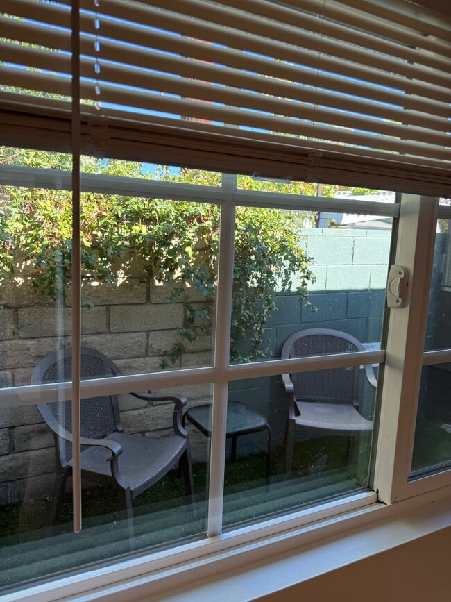 Building Photo - 6517 Gazette Ave