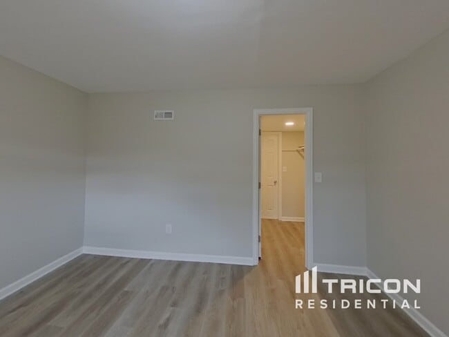 Building Photo - 8439 Shadow Run Ln