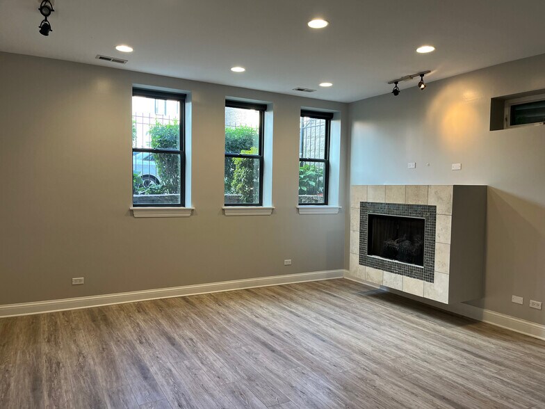 Building Photo - 1231 E 46th St