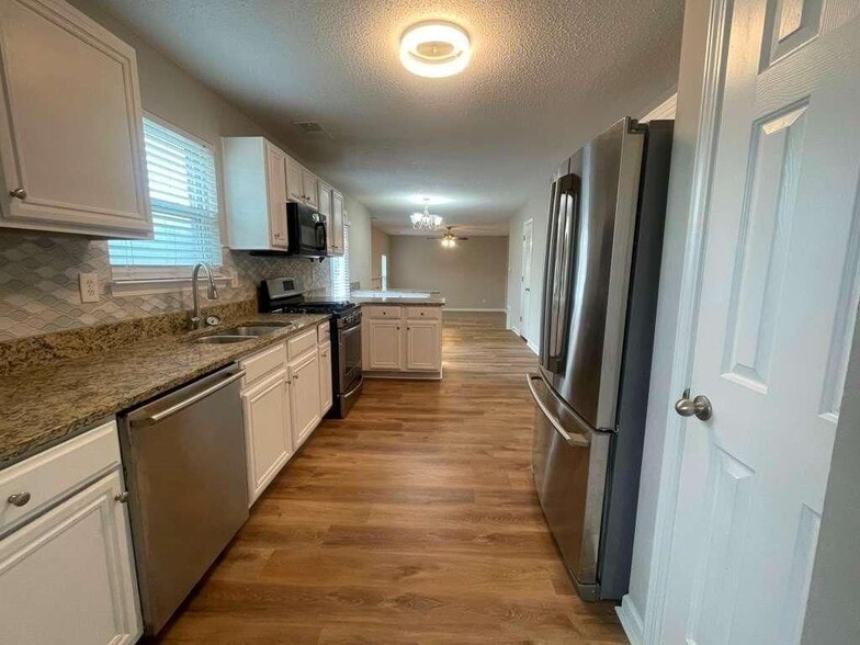 Building Photo - 408 Canoga Ct