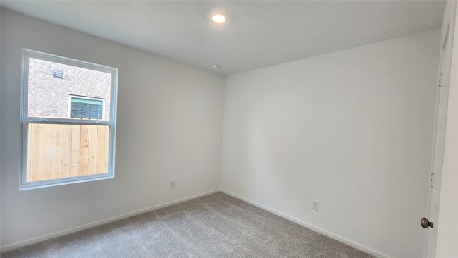 Building Photo - 16723 Old Wagon Wy