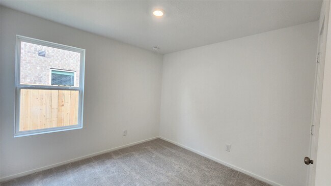 Building Photo - 16815 Old Wagon Wy