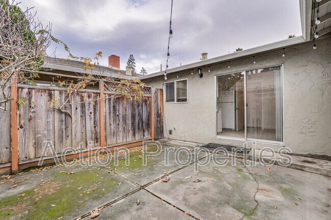 Building Photo - 1575 California St