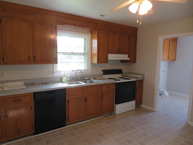 Building Photo - Sutherland