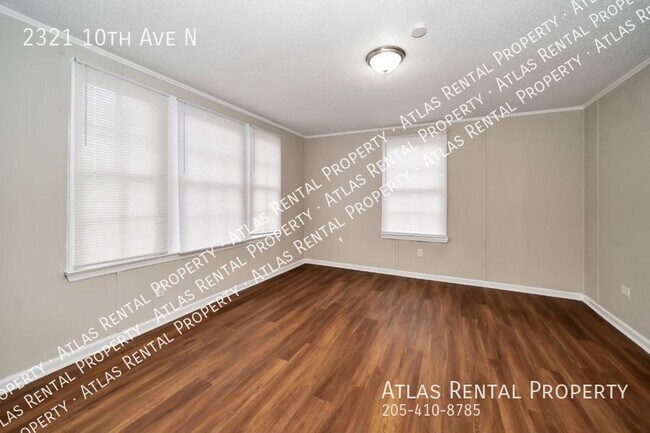 Building Photo - 2321 10th Ave N