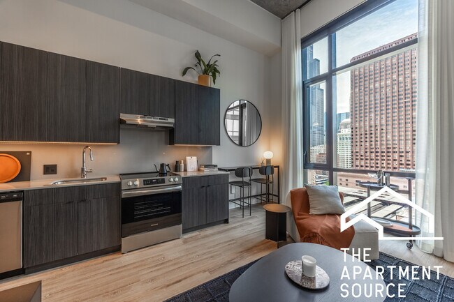 Building Photo - 633 S LaSalle St