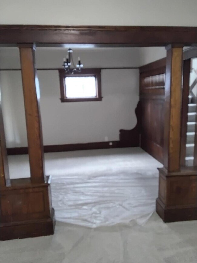 Building Photo - 2215 E 80th St