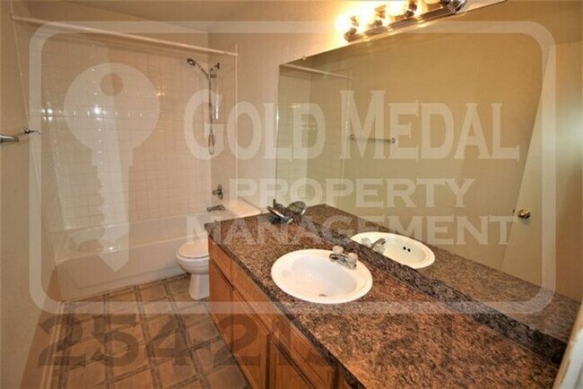 Building Photo - 1103 Lansberry Ct