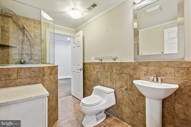 Building Photo - 3 Big Oak Ct