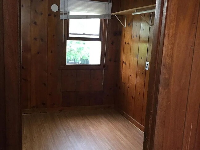Building Photo - 340 Oakhill Ave