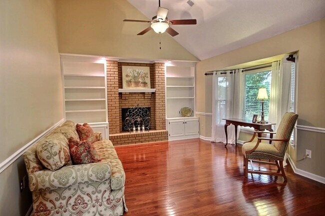 Building Photo - 376 Chickadee Cove