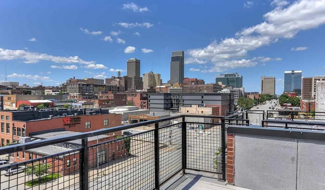 Building Photo - Luxury Downtown Condo!!