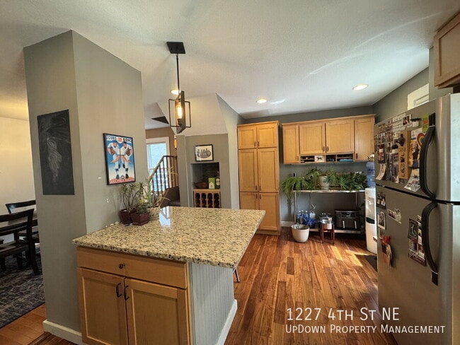 Building Photo - 1227 4th St NE