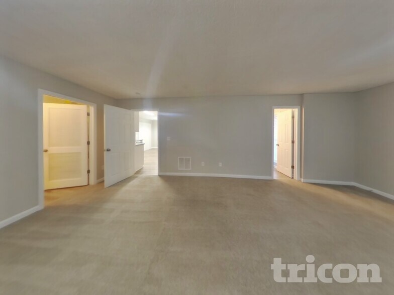 Building Photo - 3845 Forsythia Way