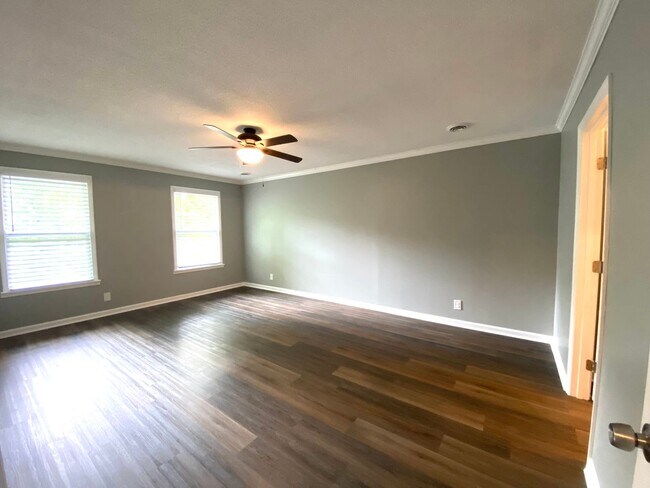 Building Photo - 1103 Rosebrook Dr