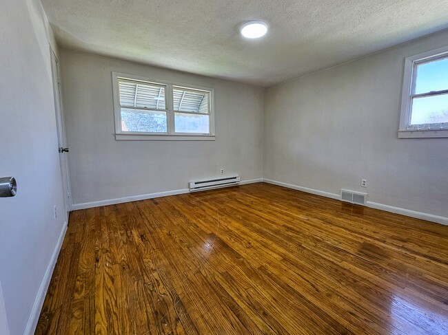 Building Photo - 10816 Highpoint Dr