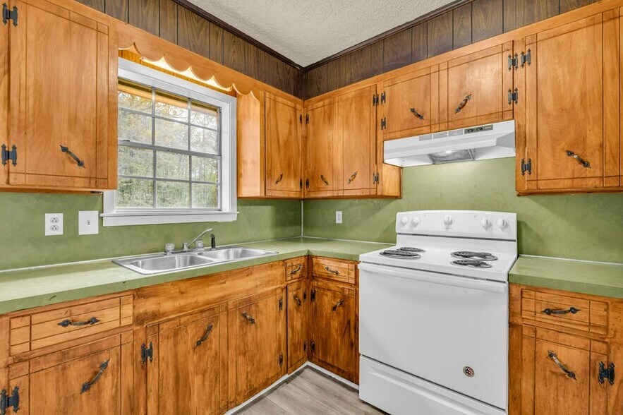 Building Photo - 128 Wyman Dr