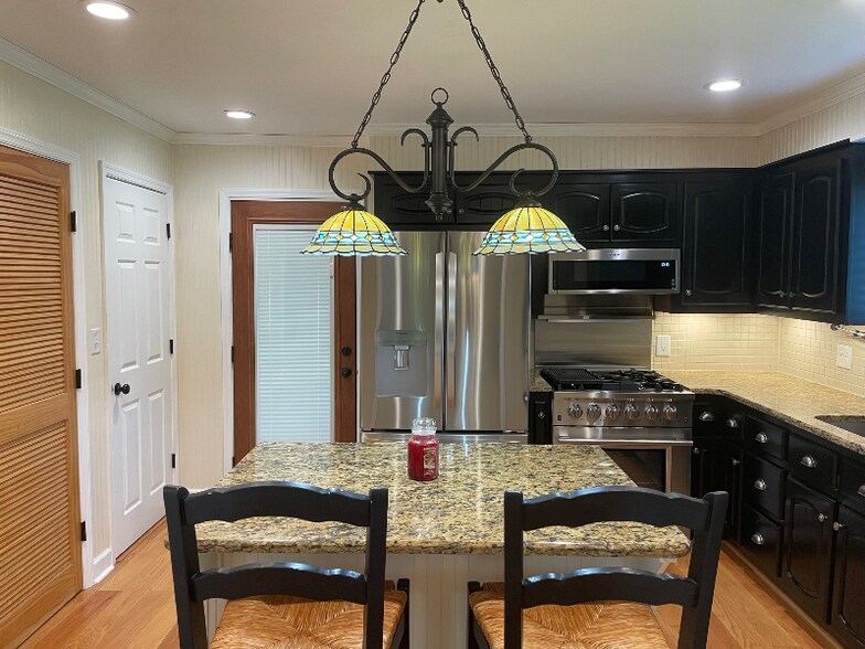 Building Photo - 103 Rocky Dr