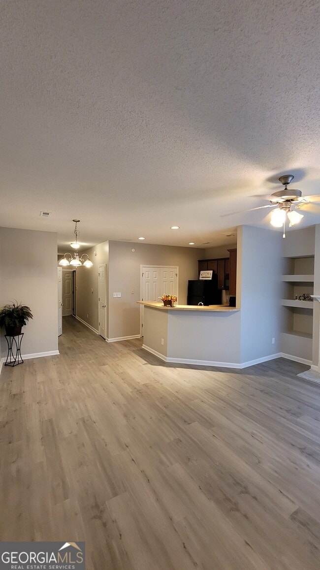 Building Photo - 4875 W Park Cir