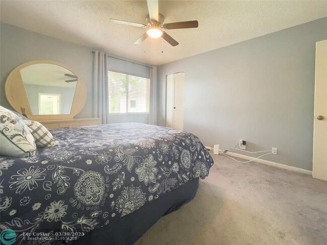 Building Photo - 340 Knotty Pine Cir