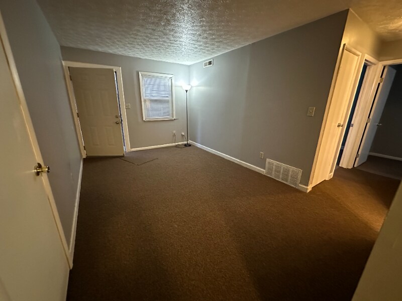 Building Photo - 1392 Summit St