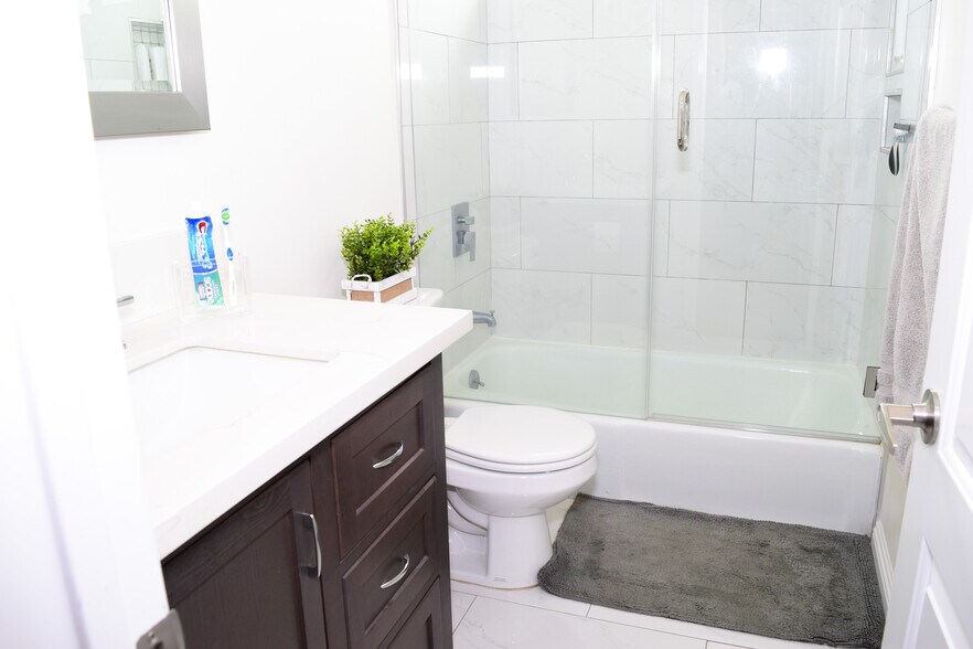 Building Photo - 16169 Sunset Blvd