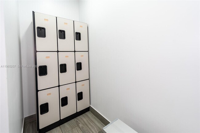 Building Photo - 17011 N Bay Rd