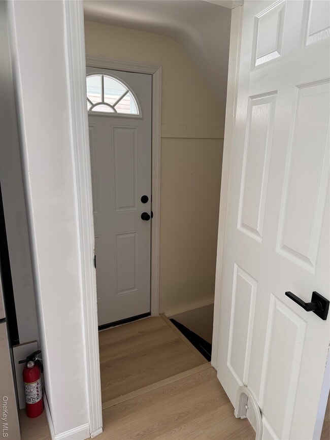 Building Photo - 660 S 10th St