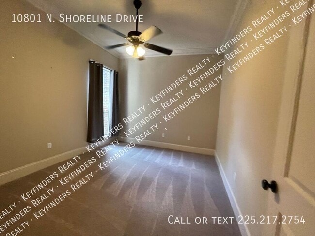 Building Photo - 10801 N Shoreline Ave