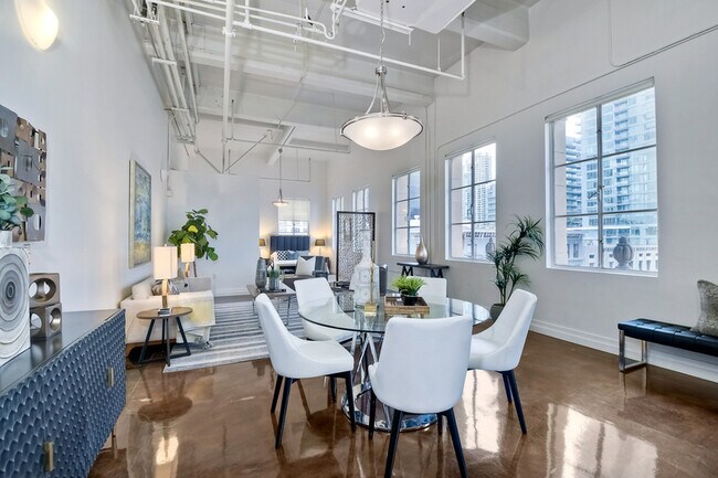 Building Photo - 950 Sixth Avenue