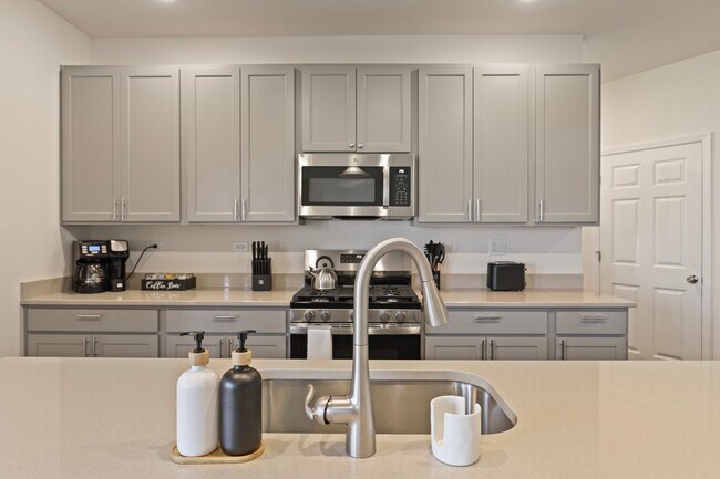 Building Photo - 2310 Truman Trail