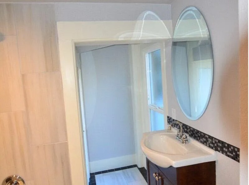 Building Photo - 1440 Detroit St