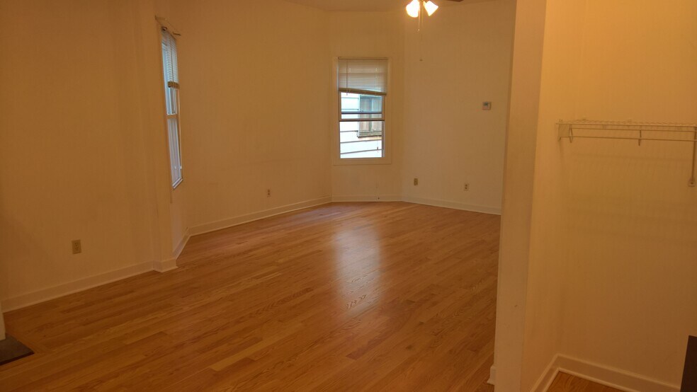 Building Photo - 2638 Wilton N Ave