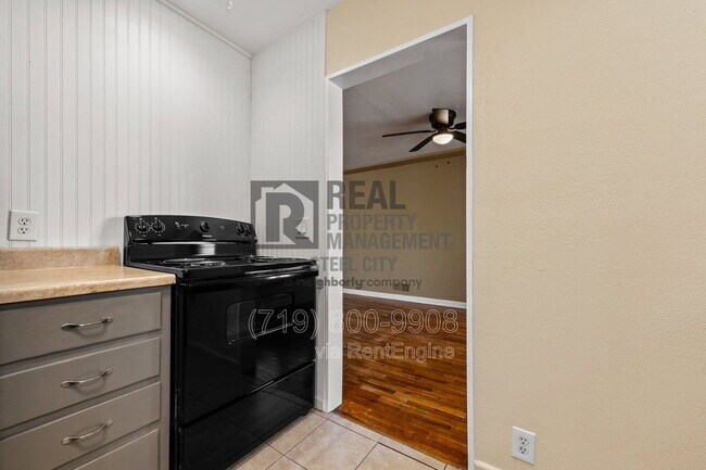 Building Photo - 909 W Evans Ave