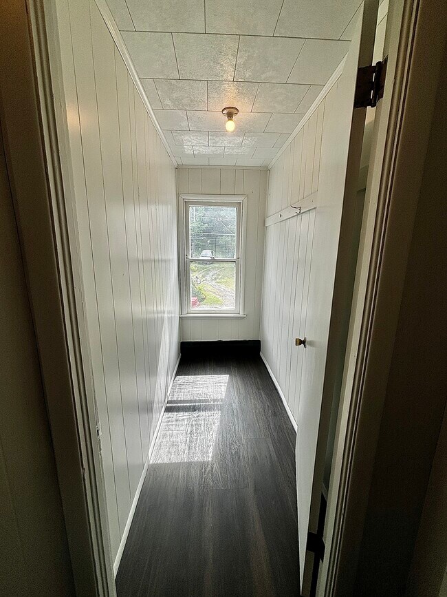 Building Photo - 84 N Berne St