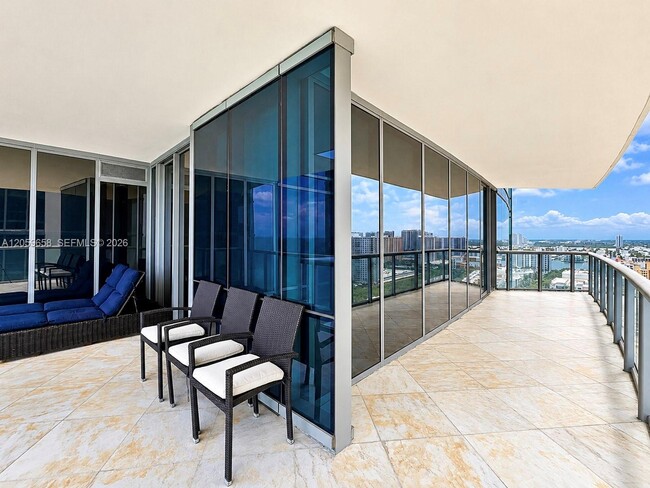 Building Photo - 17121 Collins Ave