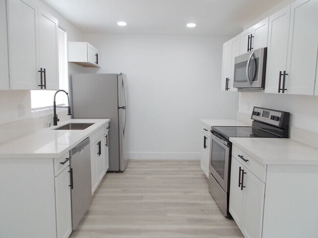 Building Photo - 532 N 9th St